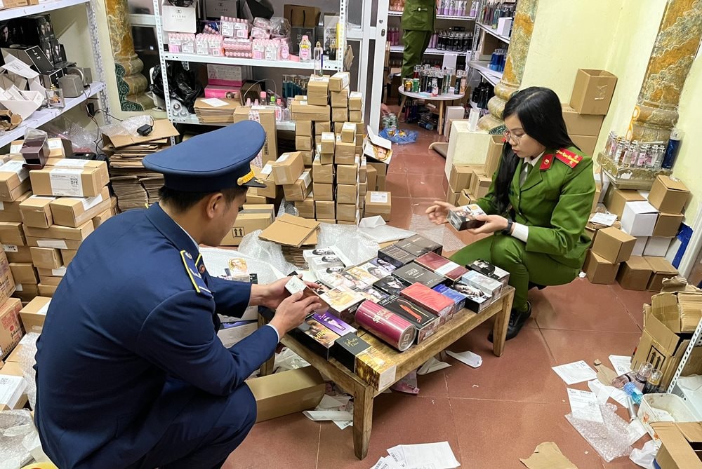 **Chất độc trong mỹ phẩm:** **Chất độc trong mỹ phẩm:**